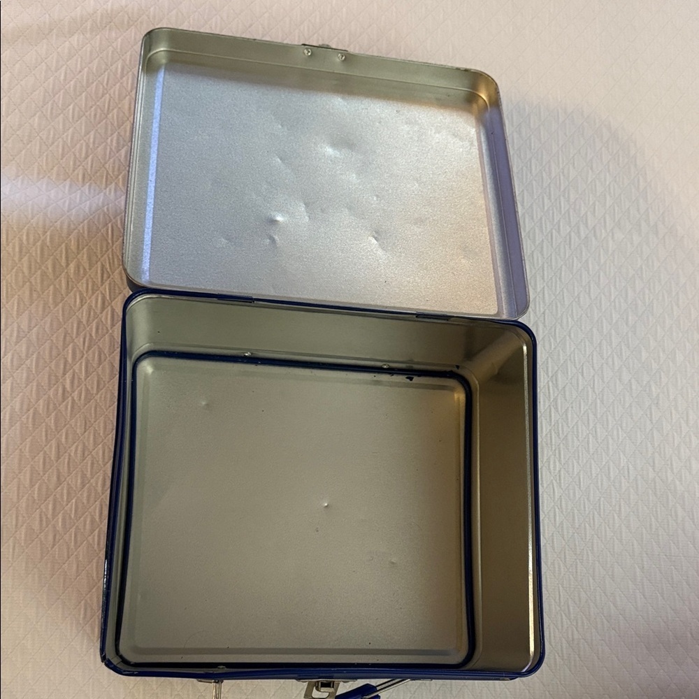 Official NHL Toronto Maple Leafs Vintage Blue Lunch Box with serial number - Picture 10 of 13